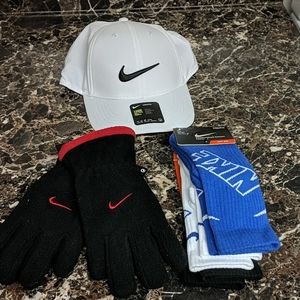 Nike boys lot. Hat, gloves and socks.